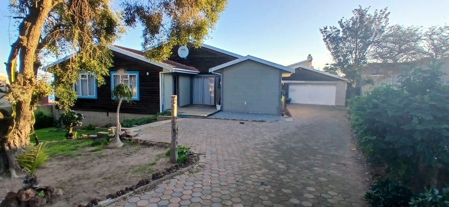 3 Bedroom Property for Sale in Dana Bay Western Cape